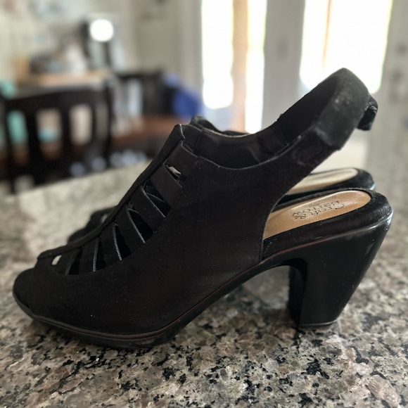 CROFT & BARROW Black Faux Suede Sandals - Picture 4 of 5